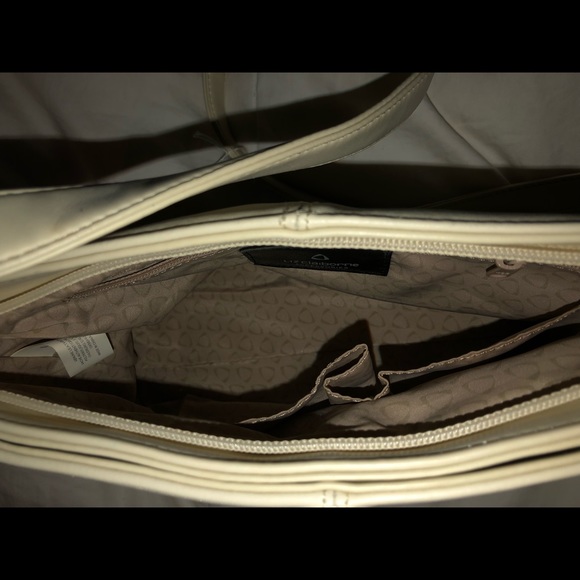 Purse - Picture 2 of 5